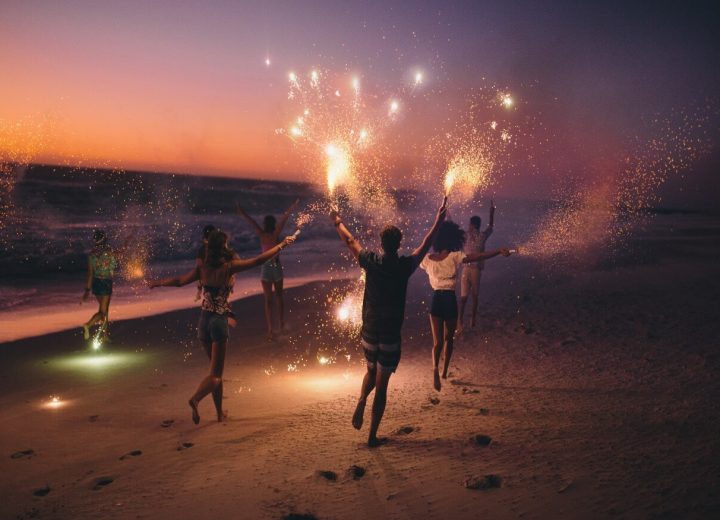 FIESTA EN LA PLAYA.